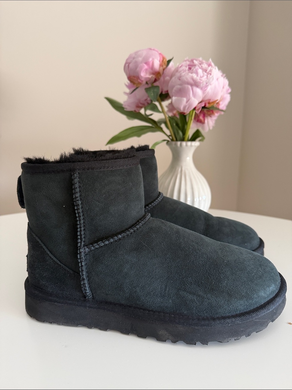 UGG Short Shearling Suede Boots in Black
